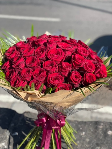 50 or 100 Luxury Red Roses